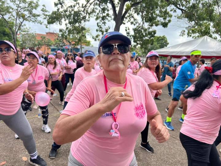 Caminata por la Vida: Humnt celebra la prevención y la lucha contra el cáncer de mama