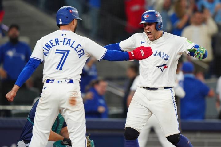 Springer's homer sends Blue Jays into World Series with win vs. Mariners in ALCS Game 7