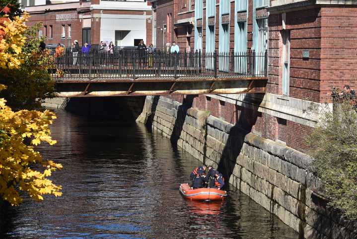 Man jumped into the Kenduskeag Stream after running from police