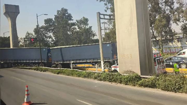 Accidente de tráiler en la México–Querétaro genera caos vial en Cuautitlán Izcalli