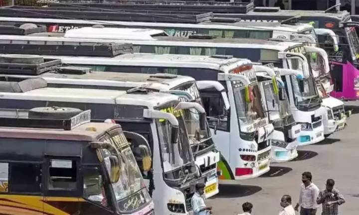 Omni bus told to pay Rs 10 K to passenger for not providing toilet facility after advertisement