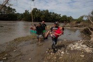 Aislamiento de pueblos rurales en Veracruz y Puebla se agrava por anegaciones