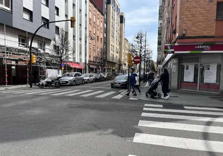 Un año y medio de cárcel para un menor por dejar en coma a un hombre en Gijón