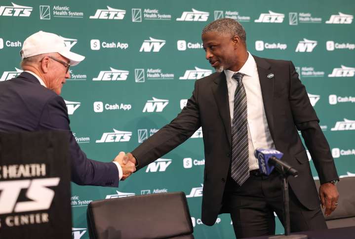 Jets’ Woody Johnson: I still believe in Aaron Glenn, but rips Justin Fields, struggling offense amid QB crisis