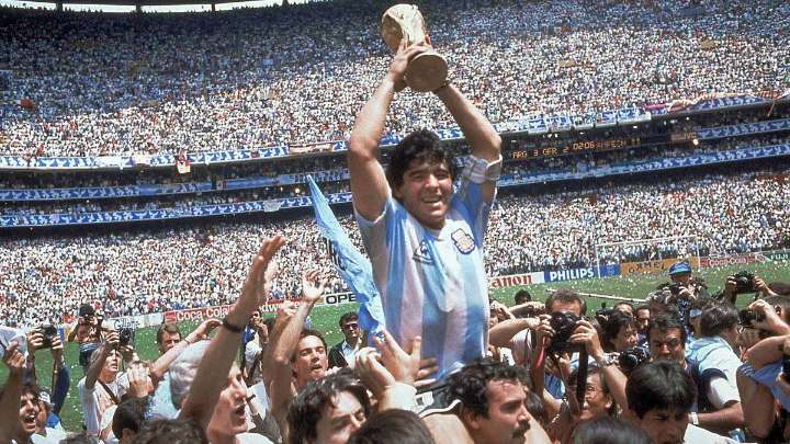 Murió Roberto Cejas, el hombre que llevó a Diego Maradona en andas en el Mundial de México 1986