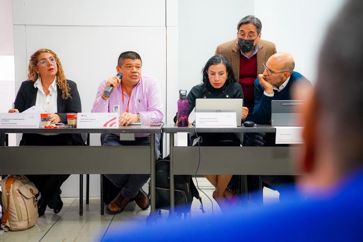 FOMAG aprueba red integral de salud con libre elección para más de 300 mil docentes en todo el país