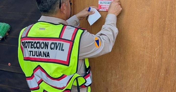 Colocan engomado rojo en siete viviendas de Vista Alamar