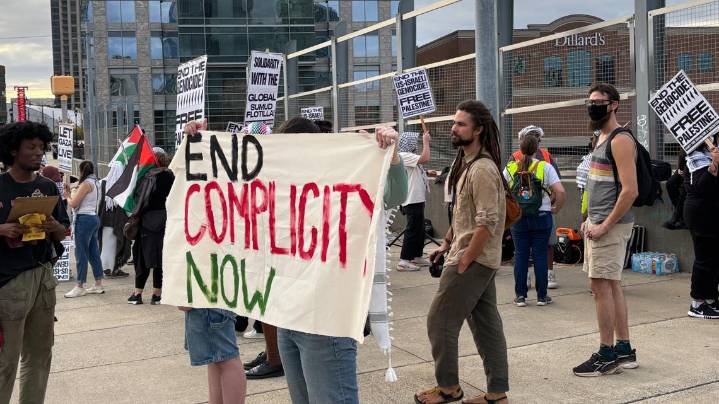 Group gathers to rally in Atlanta, show support for Gaza