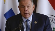 El ministro de Exteriores argentino presenta su dimisión a Milei a pocos días de unos comicios clave