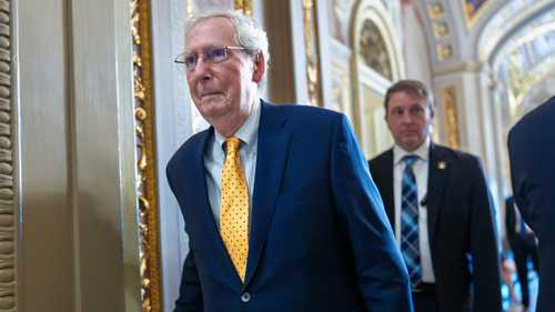 Sen. Mitch McConnell falls in Capitol hallway