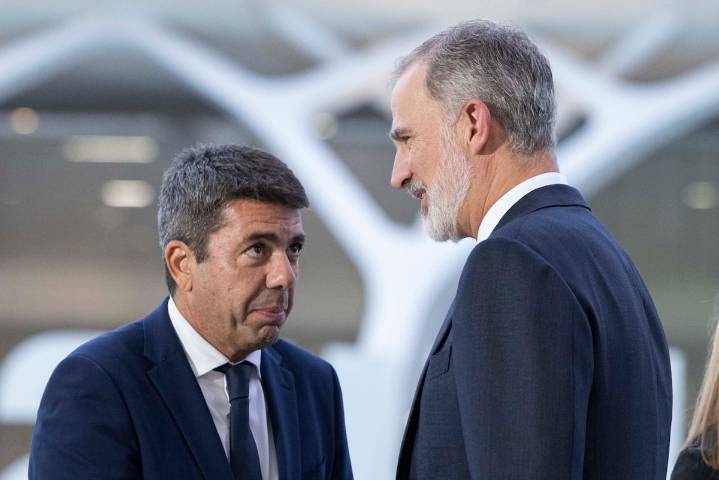 Mazón se derrumba al enfrentarse por primera vez al dolor y la rabia de las víctimas de la dana