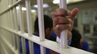 Al menos 21 personas han muerto bajo la custodia de ICE en el actual año fiscal