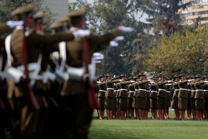 Carabineros abre vacantes para civiles con sueldos de hasta $3 millones: revisa cómo postular