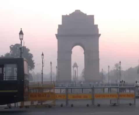 Delhi Chokes Again: AQI dips to poor, hits 284 ahead of Diwali