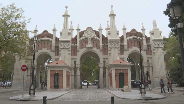 Concluye la rehabilitación del pórtico de entrada al cementerio de La Almudena