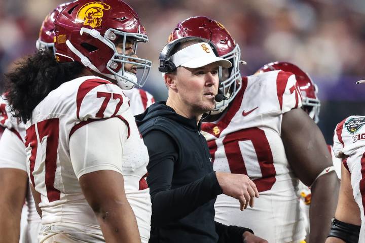 Lincoln Riley Loses USC Loyalist’s Faith After 4 Years of the Same Curse