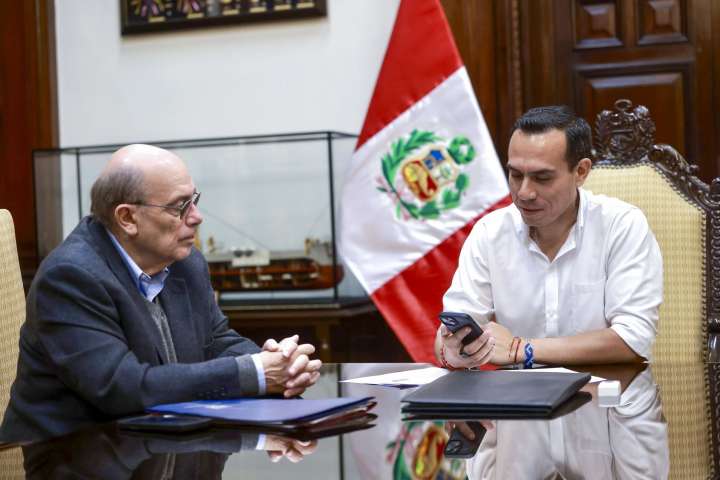 Presidente felicita a Rodrigo Paz por su victoria en elecciones presidenciales en Bolivia