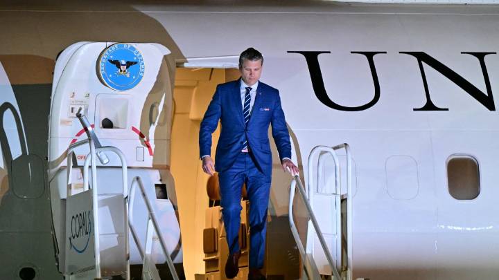 Periodistas abandonan el Pentágono por las nuevas condiciones de “sentido común” establecidas a la prensa por Hegseth