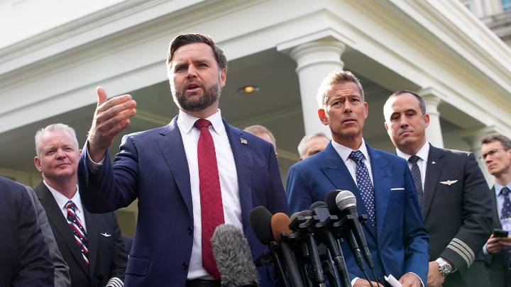 Vance calls on 5 Democrats to join Republicans, end government shutdown