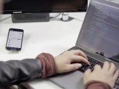Vibe coding: la nueva técnica de programación que recomienda el jefe de IA de Meta y es más fácil de aprender