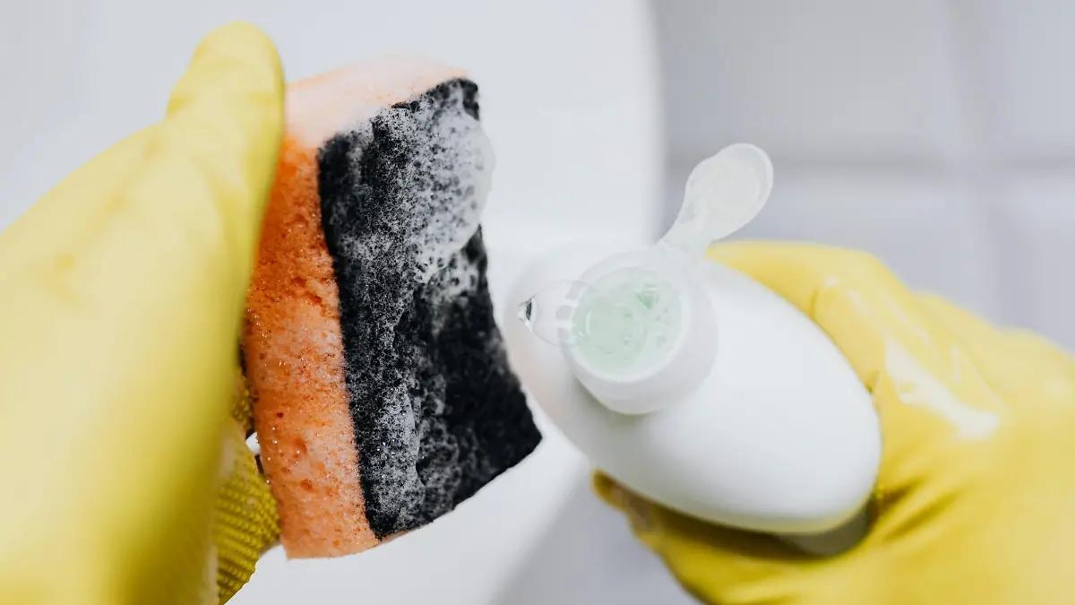 ¿Con cuál lavas los trastes? Estas son las mejores fibras de cocina según Profeco