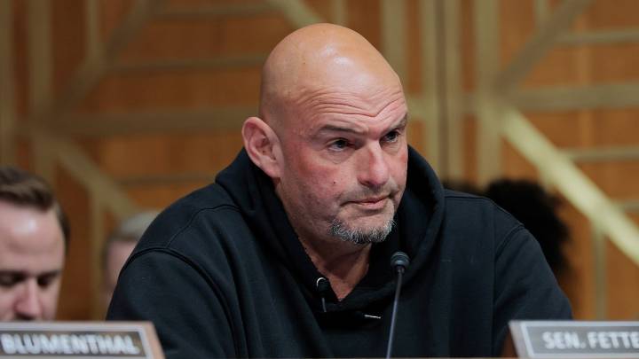 Fetterman praises Trump's Gaza peace deal as 'incredibly comprehensive'