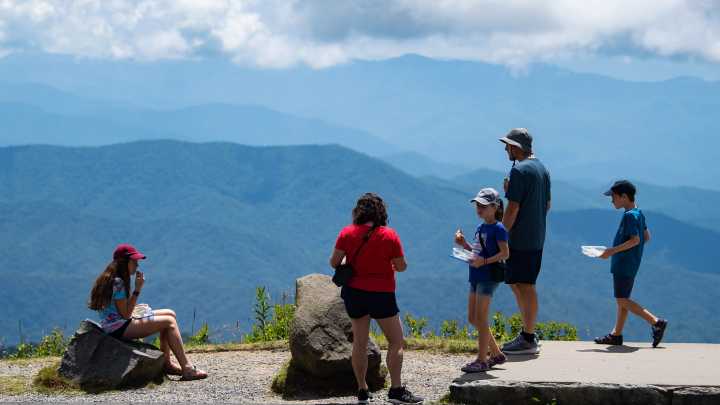 Great Smoky Mountains National Park facilities close in shutdown
