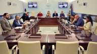 El PP y Vox ultiman con reproches el pacto para aprobar la ley de concordia en Extremadura