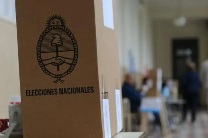 Cierre de urnas confirma baja participación en legislativas de Argentina