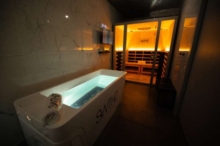 Former Notre Dame tight end opens sauna studio in Scottsdale