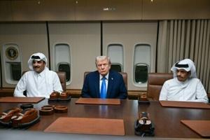 Trump meets Qatar leaders on way to Asia