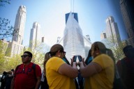 U.S. unemployment claims rise slightly as labor market stalls