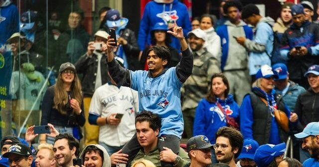 Leafs, Raptors move start times of games so fans can watch Blue Jays in World Series