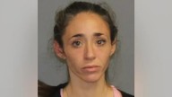 Arrestan a mujer en Connecticut por presuntamente envenenar a su esposo con anticongelante
