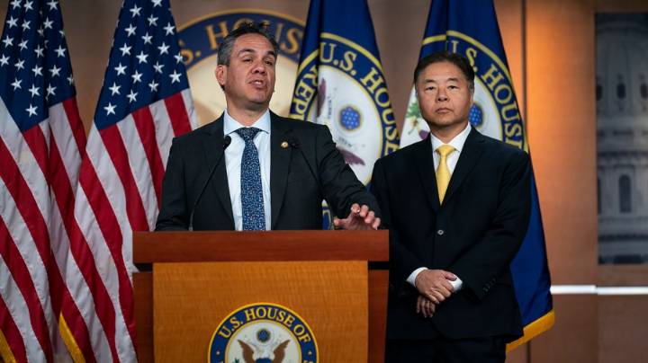 Dems lash out at Trump, Hegseth ‘unhinged’ speech to generals