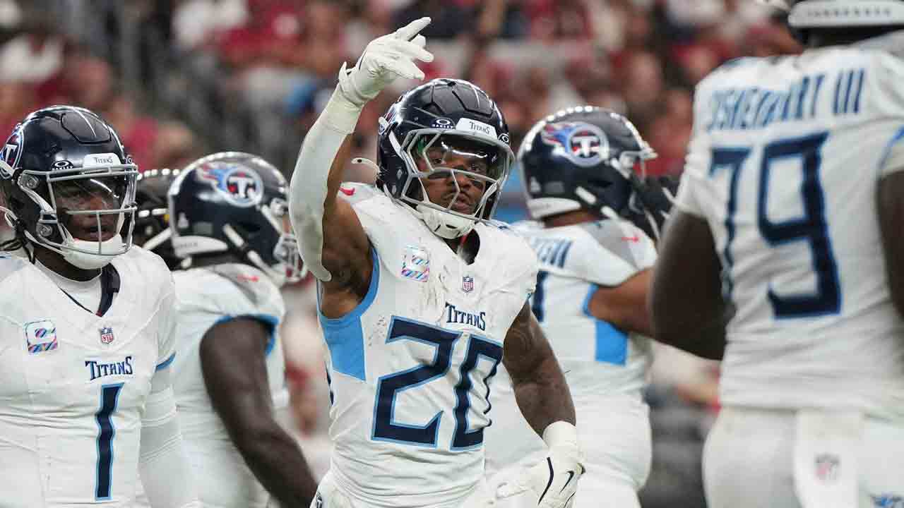 Titans snap 10-game losing skid with improbable win over Cardinals