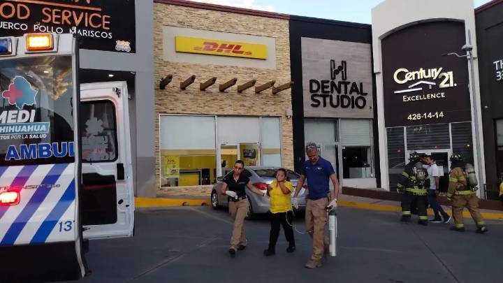Dos empleados de DHL resultan intoxicados al manipular paquete con sustancia desconocida en Plaza Cristal
