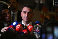 Un hijo de Bolsonaro pide a EE.UU. que combata el narcotráfico frente al litoral de Brasil