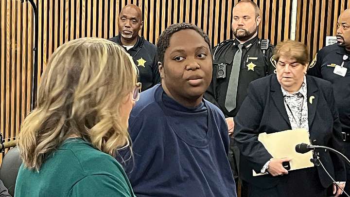 Ohio woman gets life sentence for stabbing 3