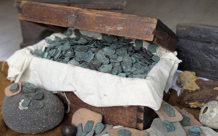 Descubren tesoro millonario de un naufragio español de 1715 en las costas de Florida