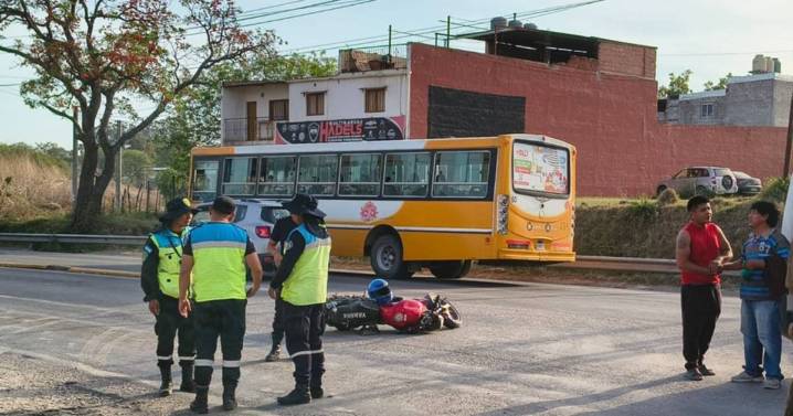 Accidente en la ruta frente al Club 2020: un motociclista hospitalizado