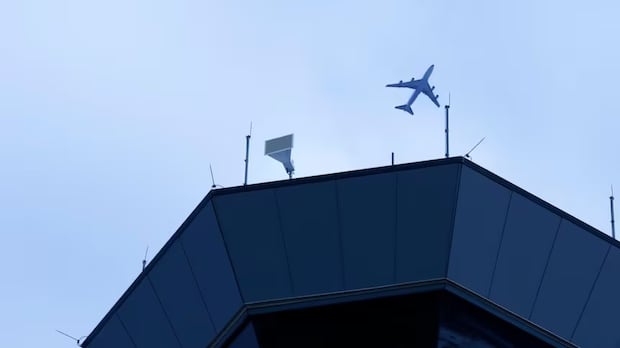 Air Canada tells pilots to avoid Winnipeg, Kelowna during airport tower staff shortages