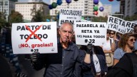 Un asalariado con el sueldo mínimo cotiza igual que un autónomo que gana el triple