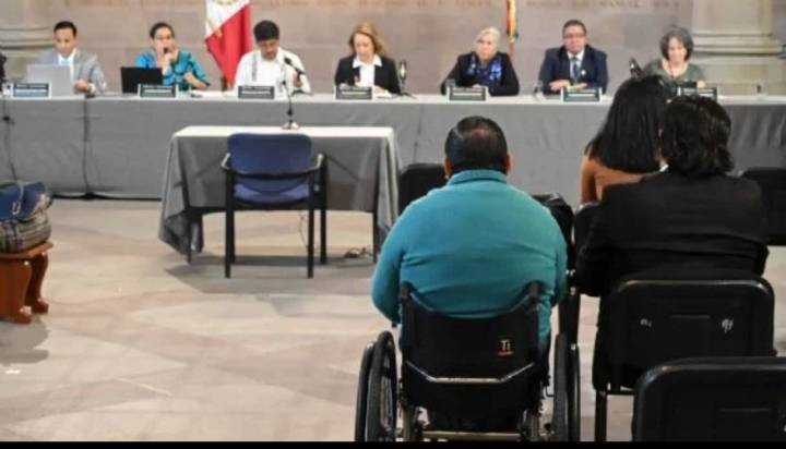 Pese a los reclamos de personas con discapacidad, Lenia Batres mantiene su postura