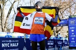 Kiplimo, Feysa power to victory in Chicago