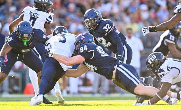 UConn rides best defensive performance of year into bye week