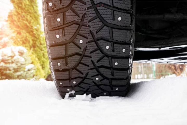 WSDOT Opens Studded Tire Season in Washington
