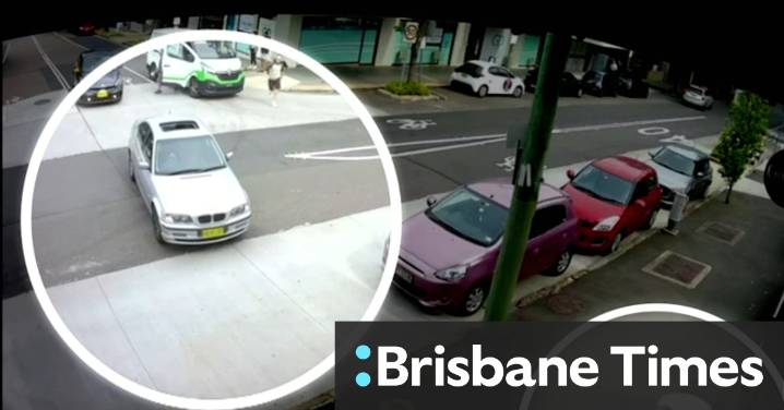 Car ploughs into outdoor diner at Sydney cafe