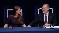 Los gestos de Leonor con su hermana o el "creo que no funciona el audio" del rey: las anécdotas que dejan los Premios Princesa de Asturias