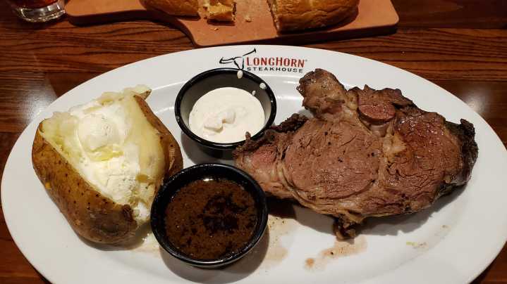 How A Freak Atlanta Snowstorm Saved LongHorn Steakhouse From Bankruptcy